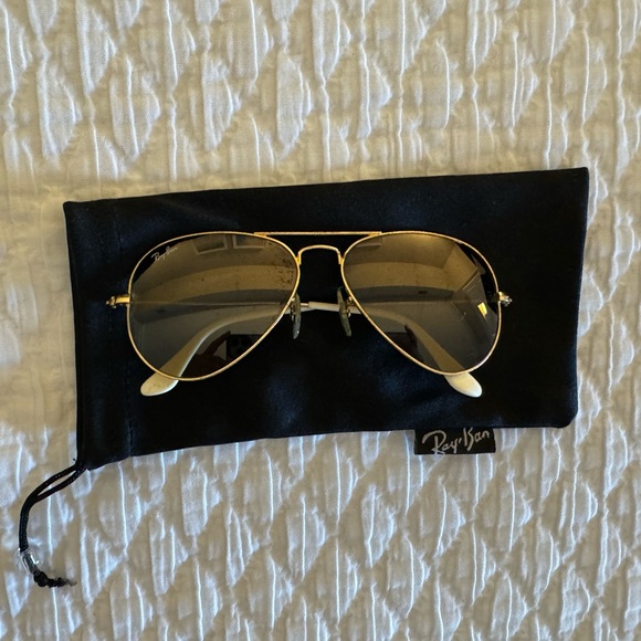 Ray Ban Aviators- gold frame, brown lenses, white ear pieces - Picture 2 of 5